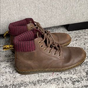 Dr. Martens Maelly brown boot